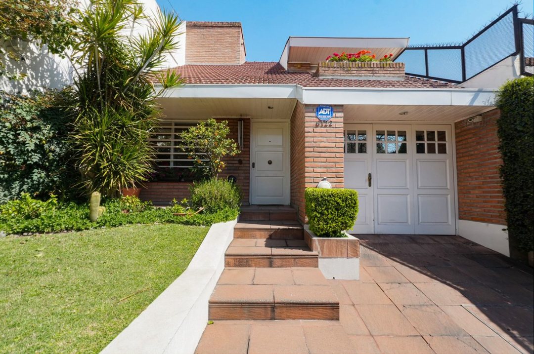 VENTA CASA DOS PLANTAS JARDIN PILETA V. BALLESTER