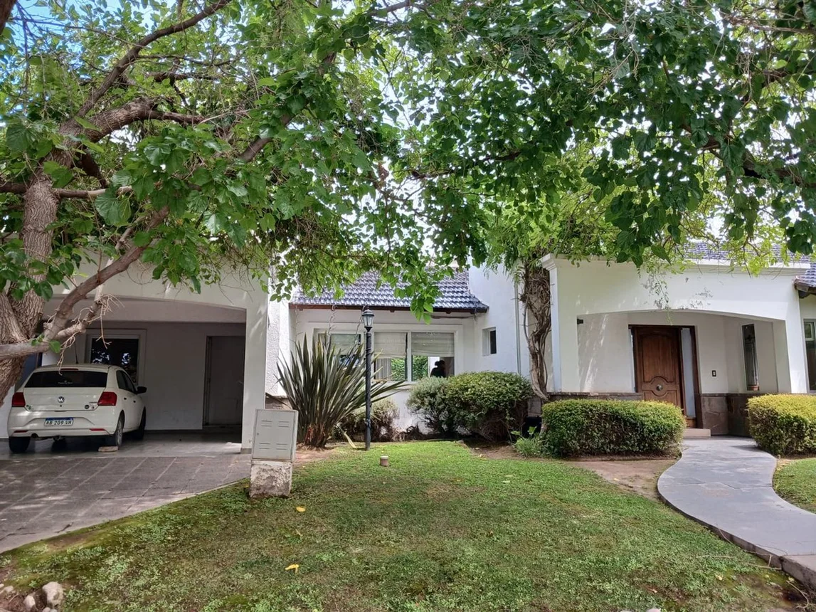 Casa en venta en Luján de Cuyo