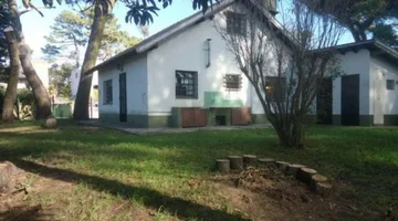 CASA VENTA VILLA GESELL A REFACCIONAR