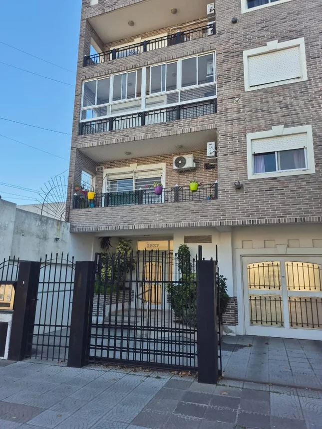 Tríplex en venta en Lanús Oeste