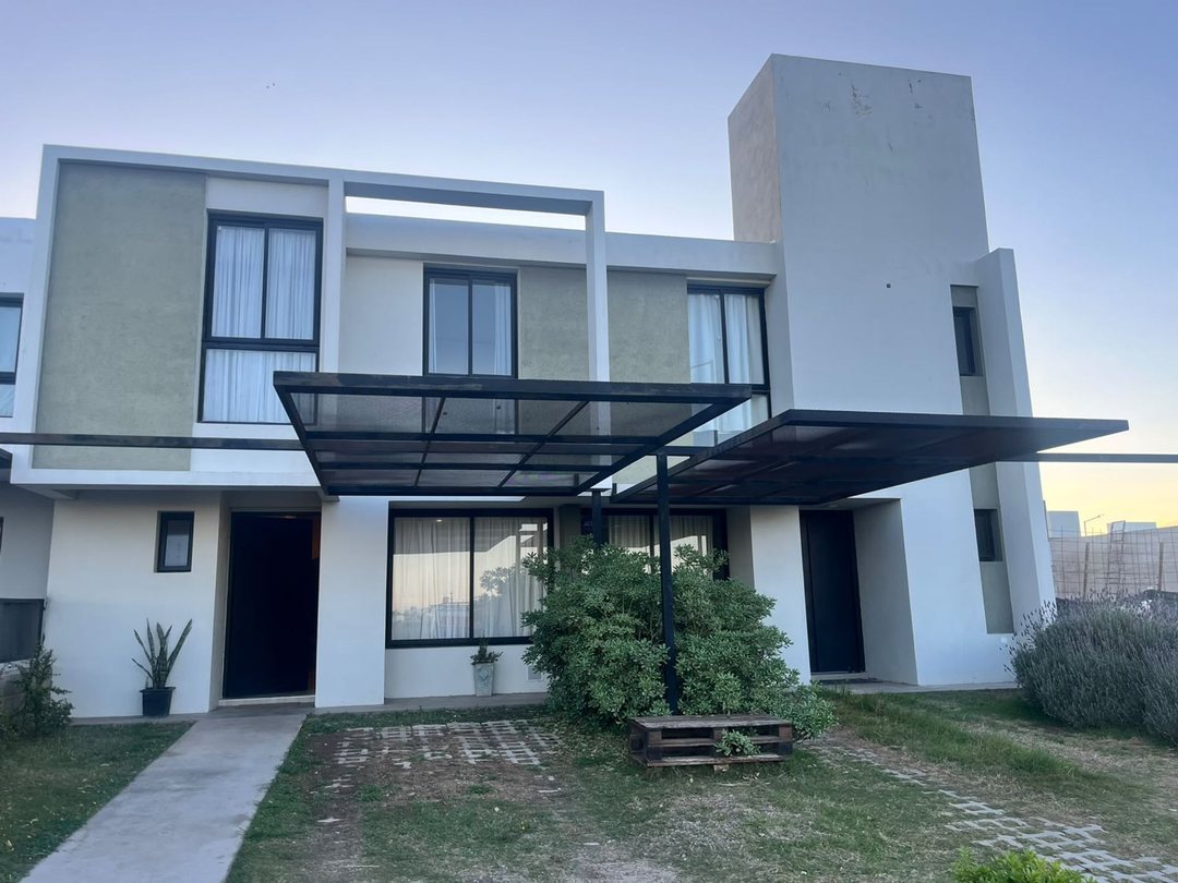 Dúplex 3 Dorm con pileta Prados de Manantiales