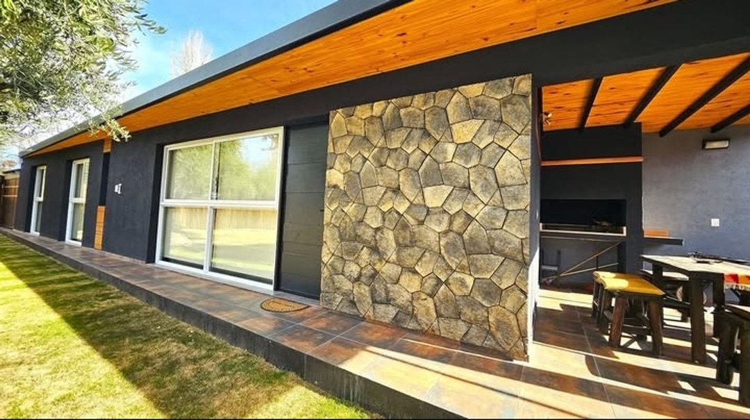 ALQUILER CASA CON PISCINA, DOS DORMITORIOS, MAIPÚ