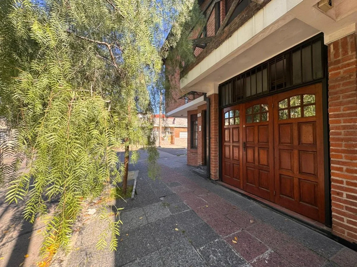 Casa tríplex en venta en Ramos Mejía, foto 2