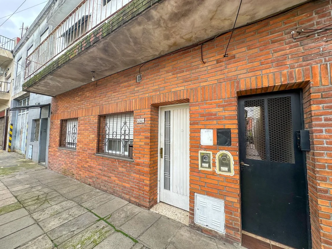 PH de 6 ambientes en venta en Caseros, Esteban Merlo 4300