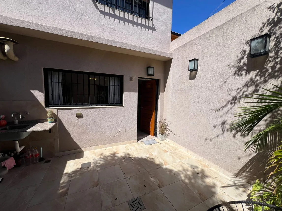 Casa tríplex de 5 ambientes en venta en Mataderos, Severo García Grande de Zequeira 5900, foto 5