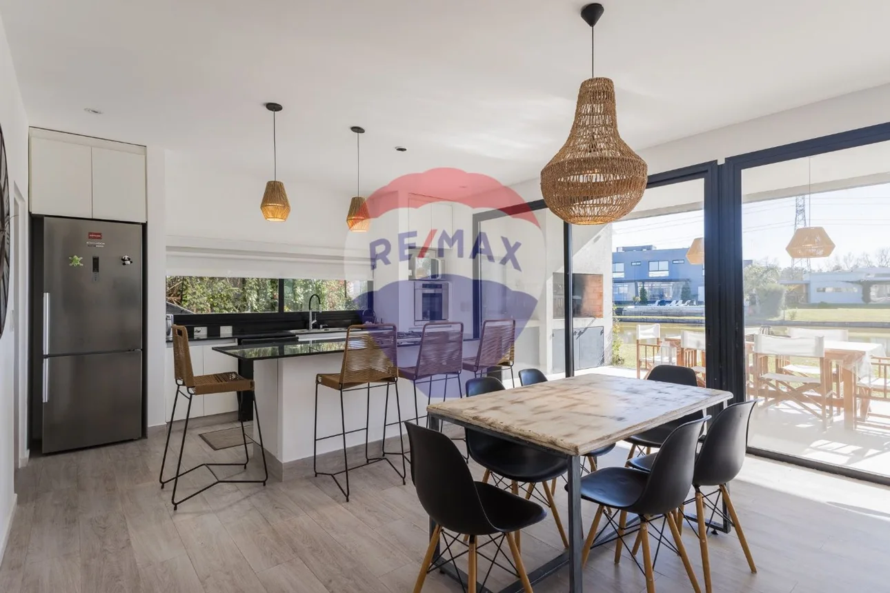 Casa de 5 ambientes en venta en Ingeniero Maschwitz, Barrio Santa Isabel Escobar Calle la Pista 1000, foto 3