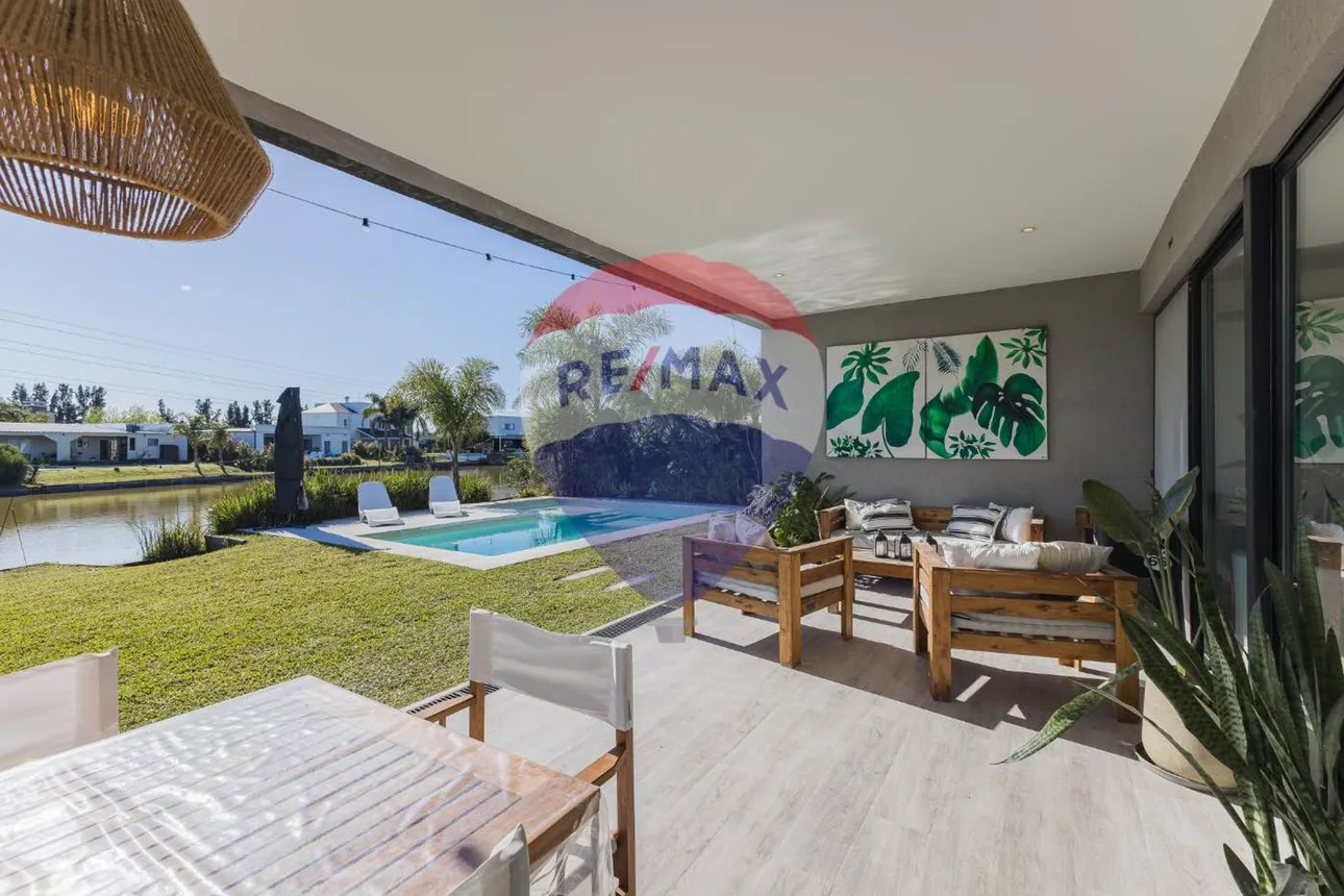 Casa de 5 ambientes en venta en Ingeniero Maschwitz, Barrio Santa Isabel Escobar Calle la Pista 1000