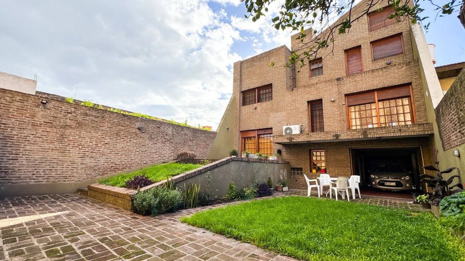 Casa en venta en Sarandí, José Ingenieros 600