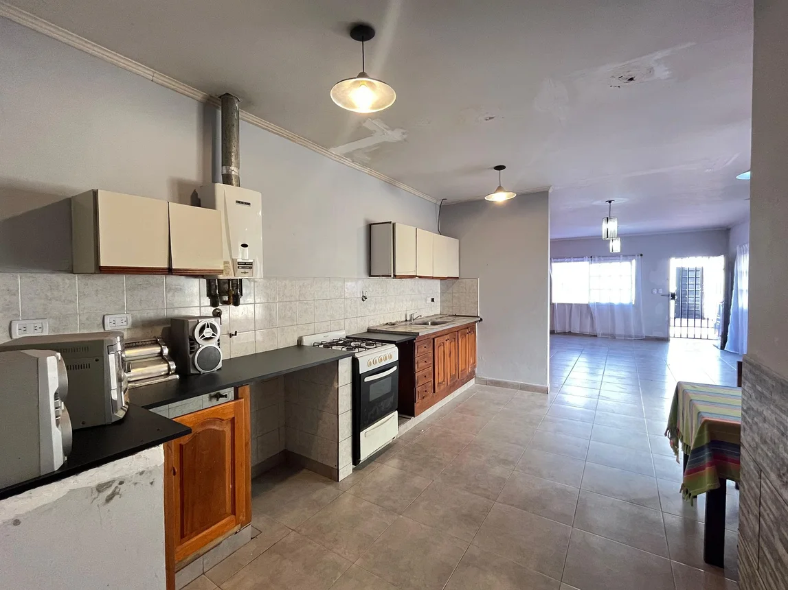 Casa de 3 ambientes en venta en Valentín Alsina, Callao 3800