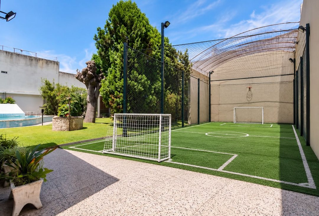 VENTA CASA  6 AMB PILETA JARDIN CANCHA DE PALETA