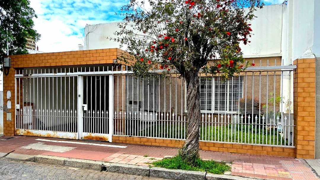 Venta CASA Versalles 4 amb Garage – Patio – Jardín