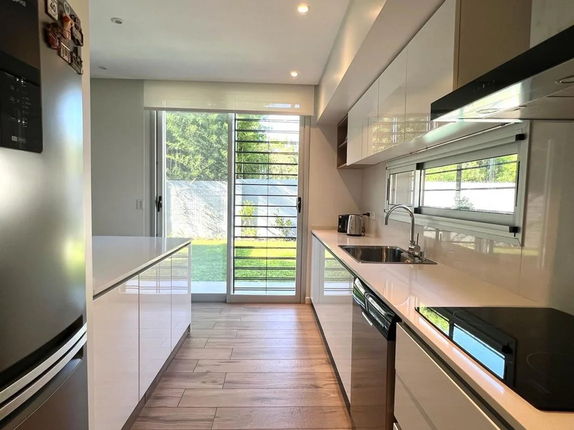 Casa en venta en Rosario, foto 2