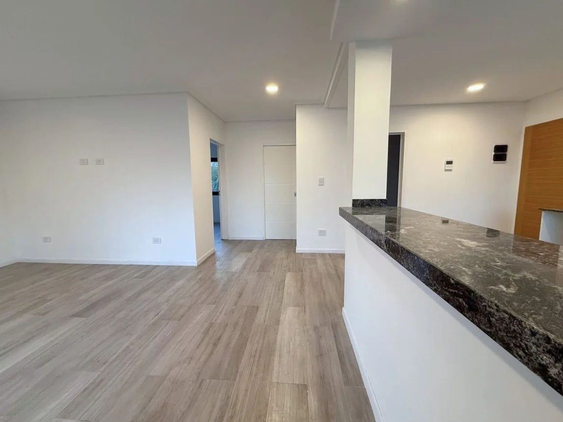 Semipiso en venta en Bernal Este, foto 4