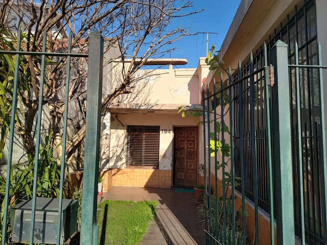 PH de 3 ambientes en venta en Wilde, Coronel Lynch 100