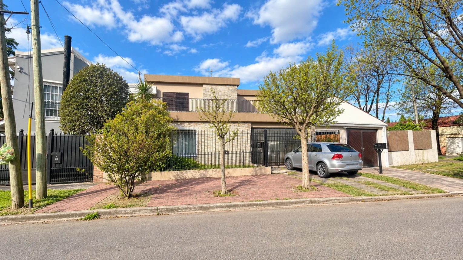 Casa de 5 ambientes en venta en Adrogué, San Benito 0