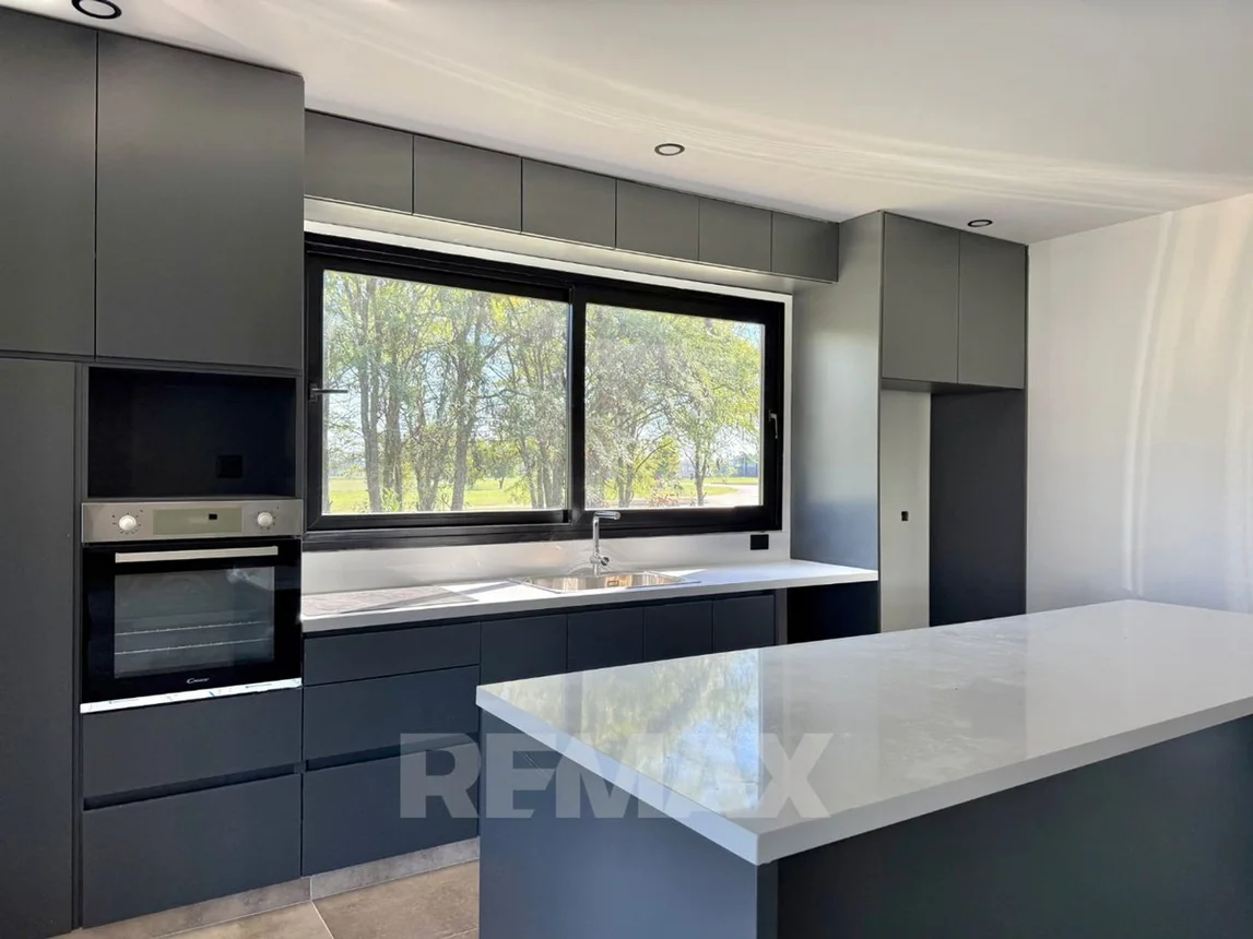 Casa en venta en Pilar, foto 4