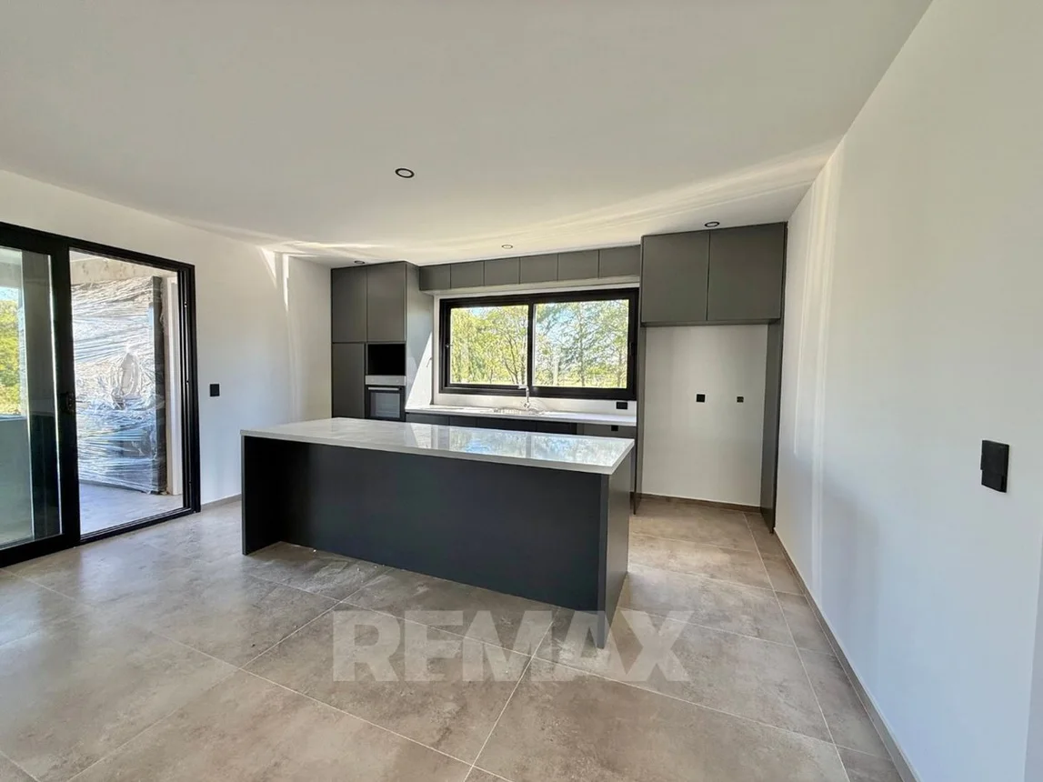 Casa en venta en Pilar, foto 3
