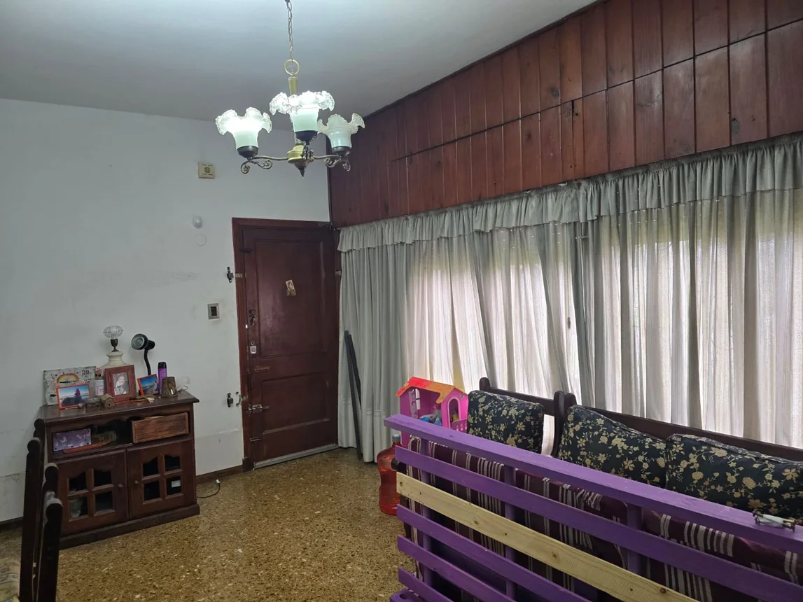 Casa de 4 ambientes en venta en Llavallol, Ucrania 400, foto 2