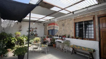 Se vende casa de 2 dormitorios con piscina