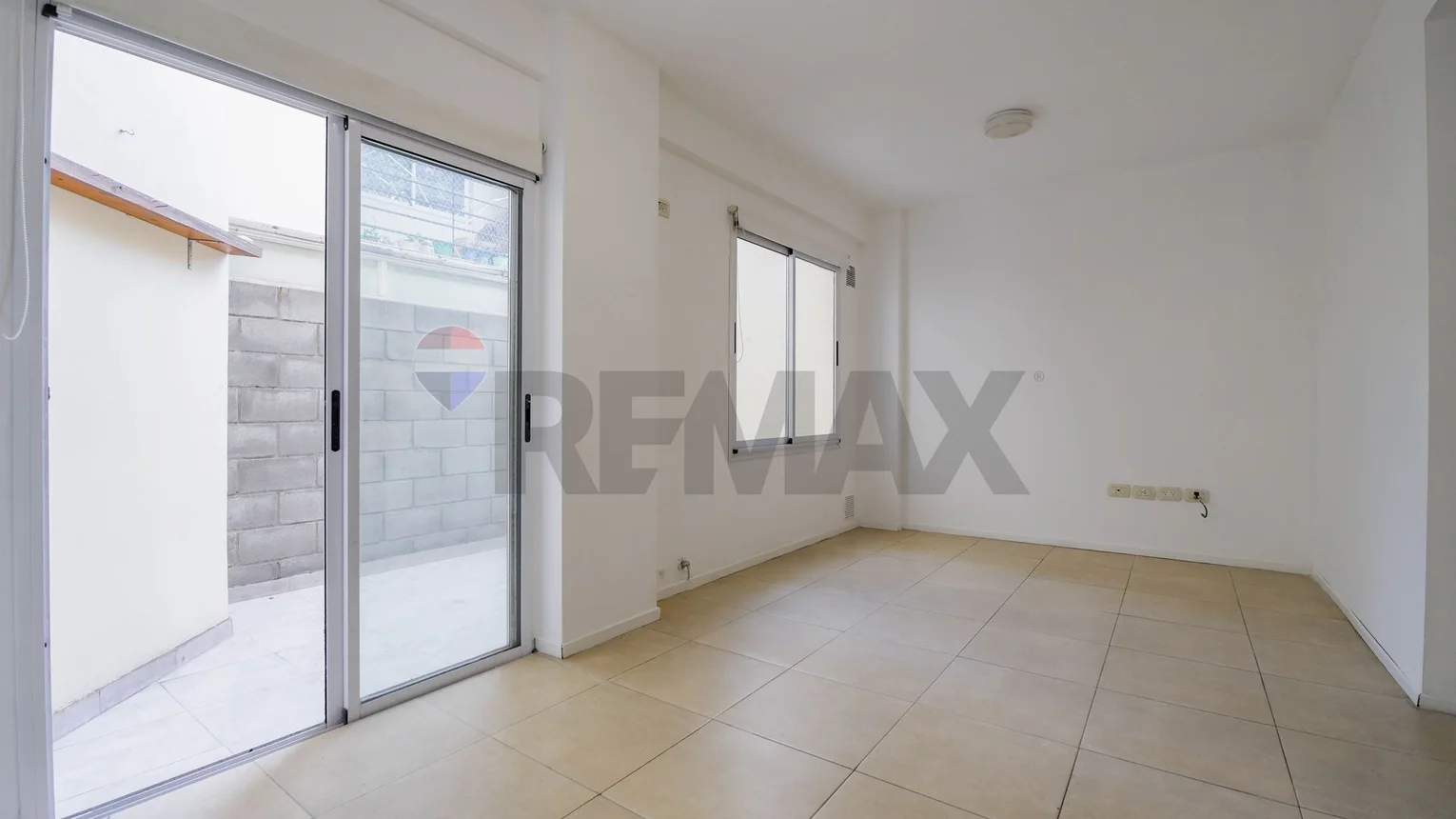 Semipiso de 2 ambientes en venta en Villa Luro, Avenida Rivadavia 9500