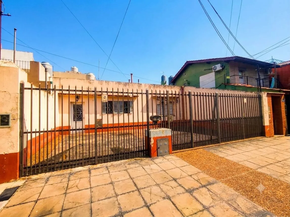 Casa de 3 ambientes en venta en San Justo, Jean Jaurés 2100