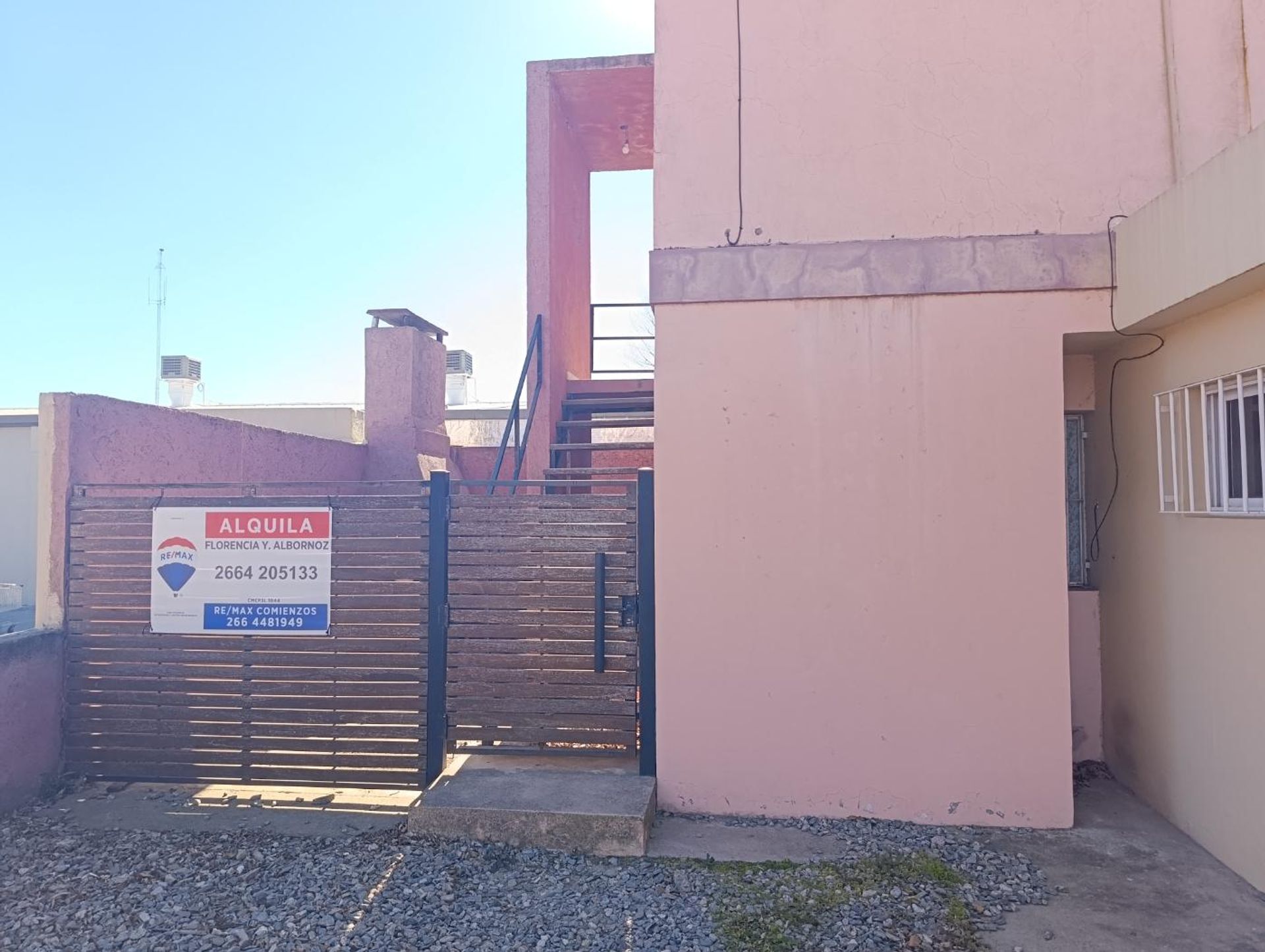 Foto 4 — Local apto consultorios médicos/oficinas + depto.