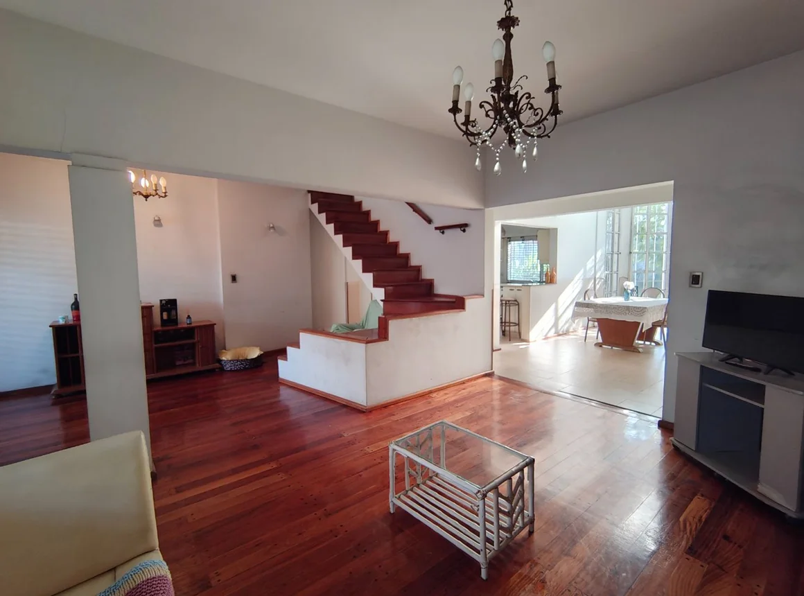 Casa 4 amb en venta morón 3 baños jardin cocheras, foto 2