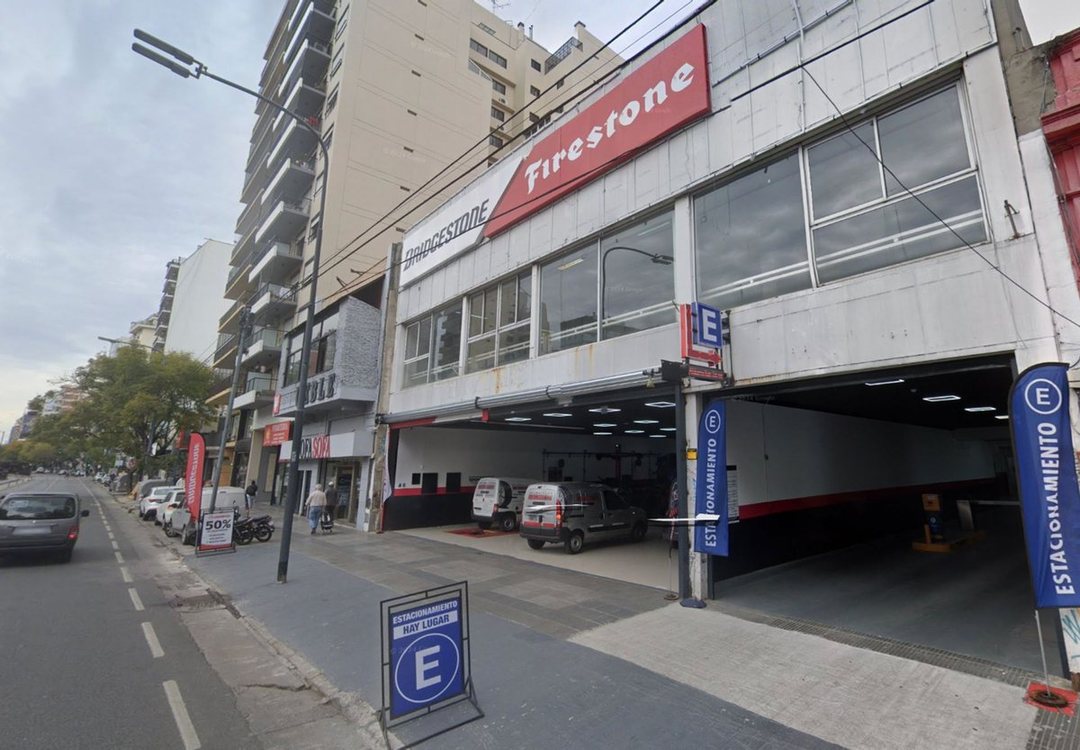 Local alquiler 3800m2 totales con rampa vehiculos