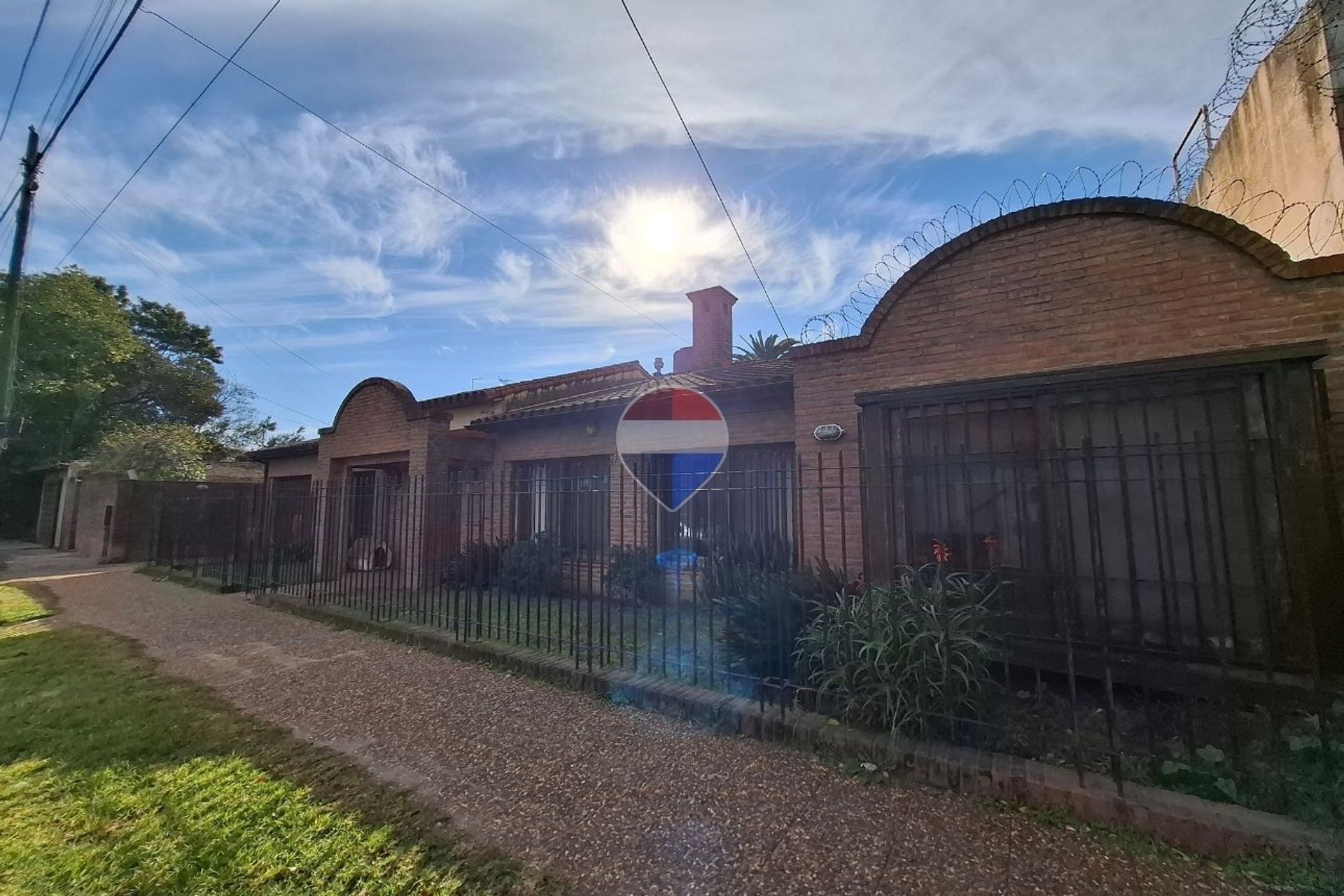 Foto 3 — VENTA CASA 4 AMB COCHERA Y PILETA VILLA LA FLORIDA