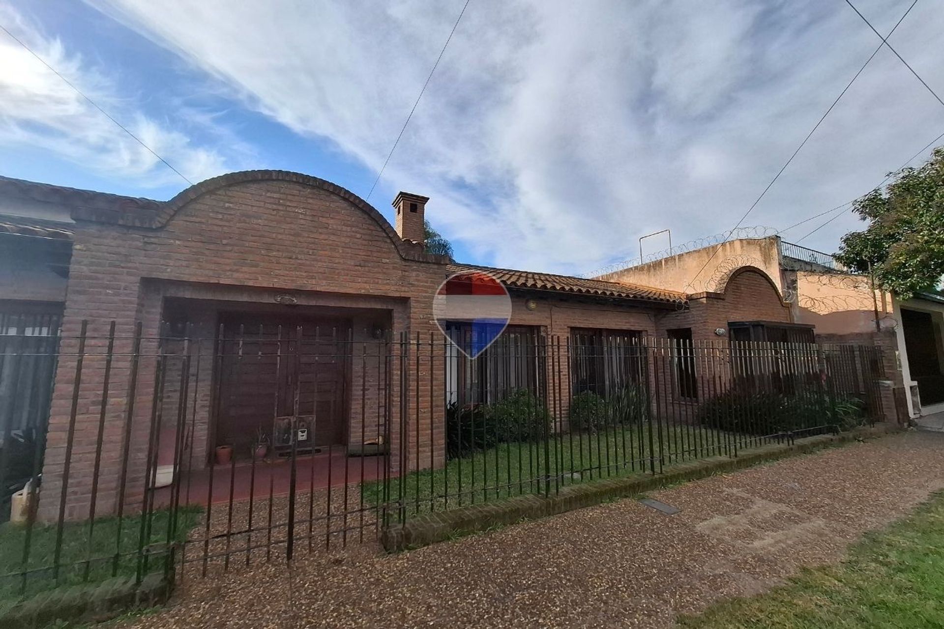 Foto 5 — VENTA CASA 4 AMB COCHERA Y PILETA VILLA LA FLORIDA