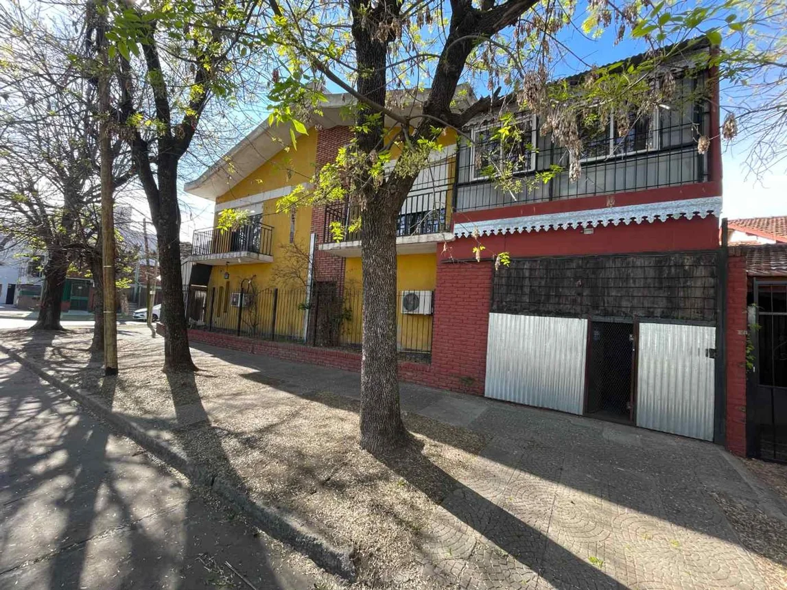 PH de 4 ambientes en venta en Villa Luzuriaga, Zapiola 400