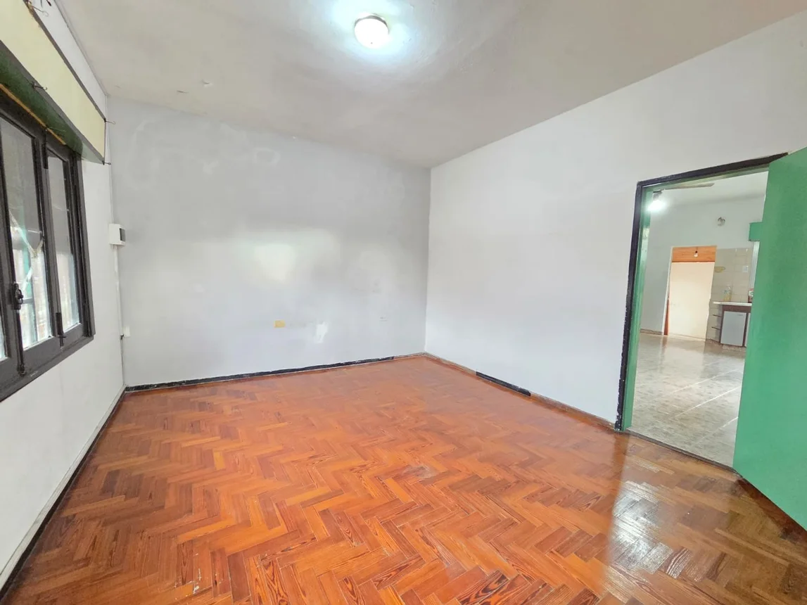 Departamento de 7 ambientes en venta en Lanús Oeste, Pilcomayo 3300