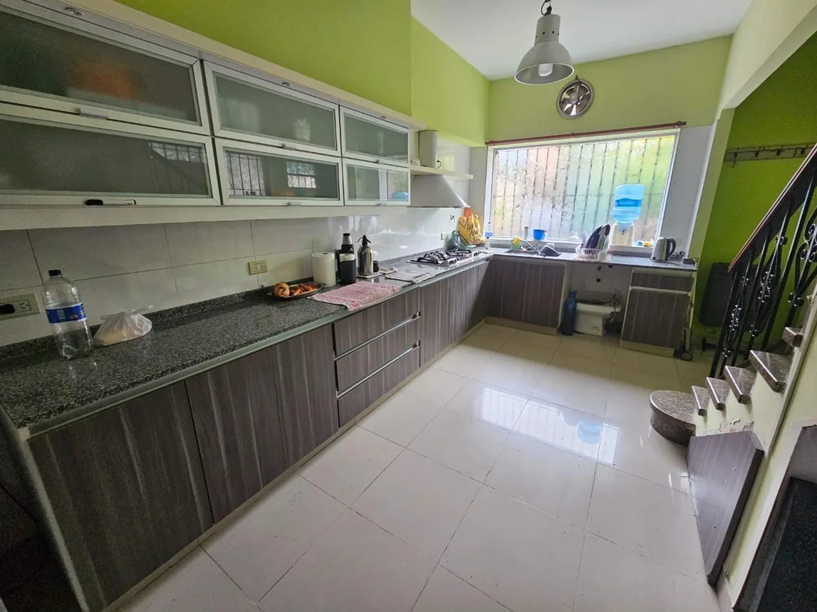Casa en venta en Castelar, foto 3