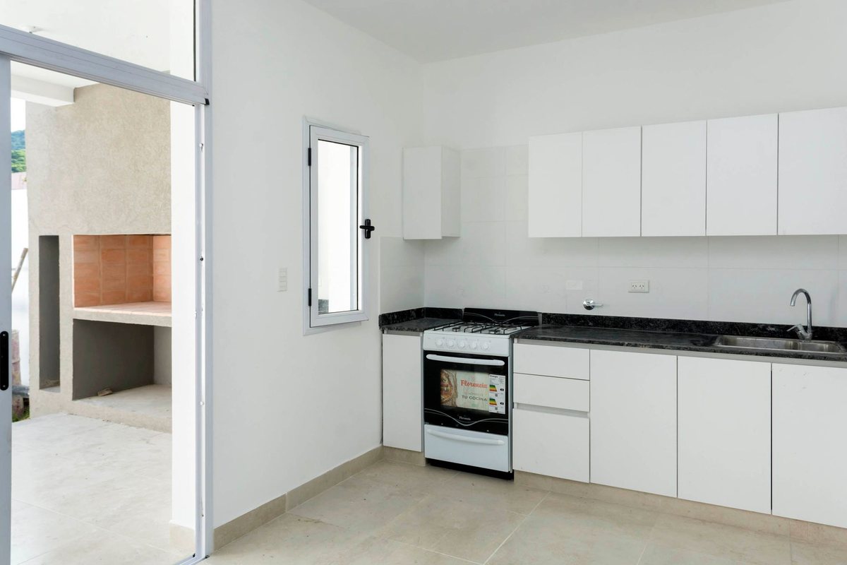 CASA DUPLEX 2 DORM VENTA B° UNIVERSIDAD CATOLICA - foto 2
