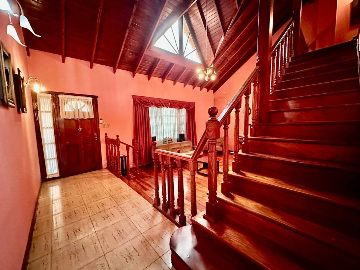 Foto 6 — VENTA CASA 4 AMBIENTES PILETA QUINCHO COCHERA