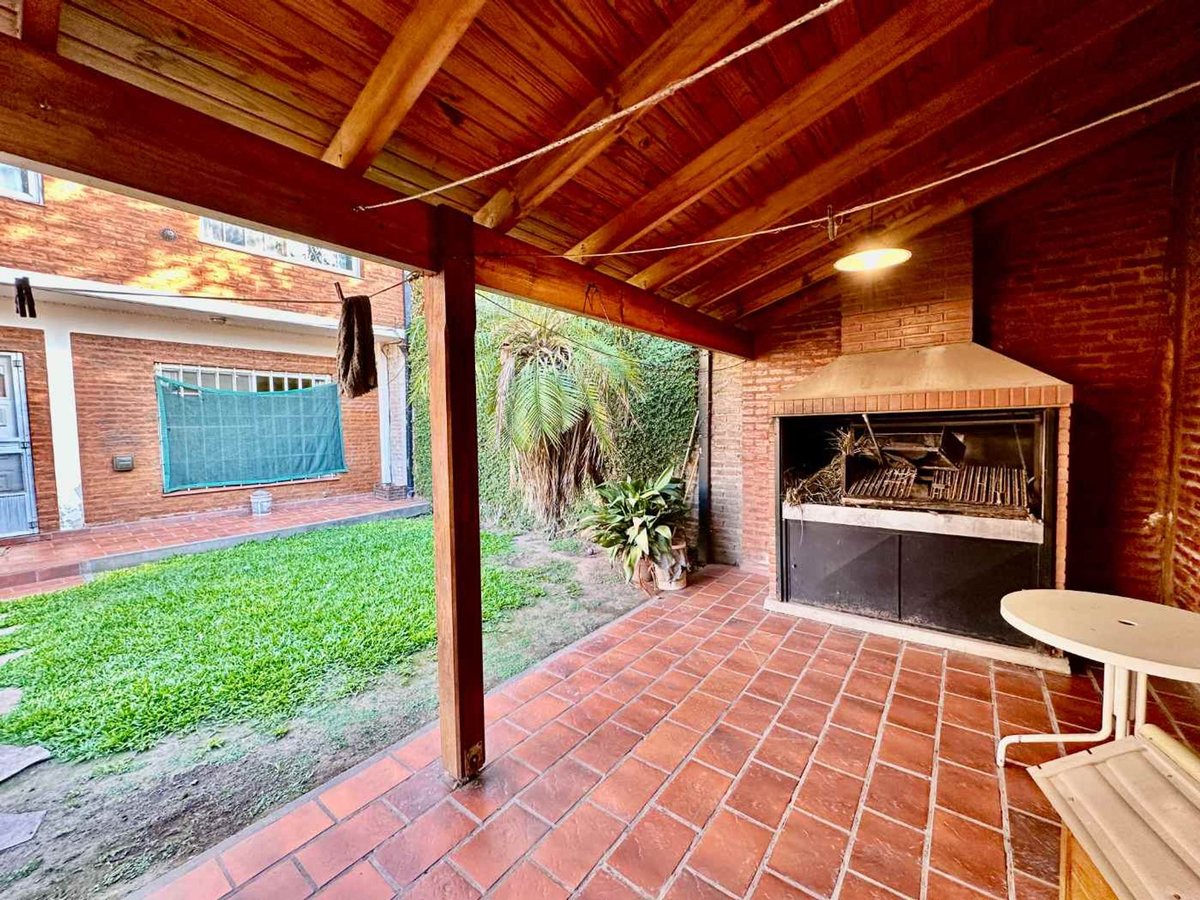 Foto 7 — VENTA CASA 4 AMBIENTES PILETA QUINCHO COCHERA