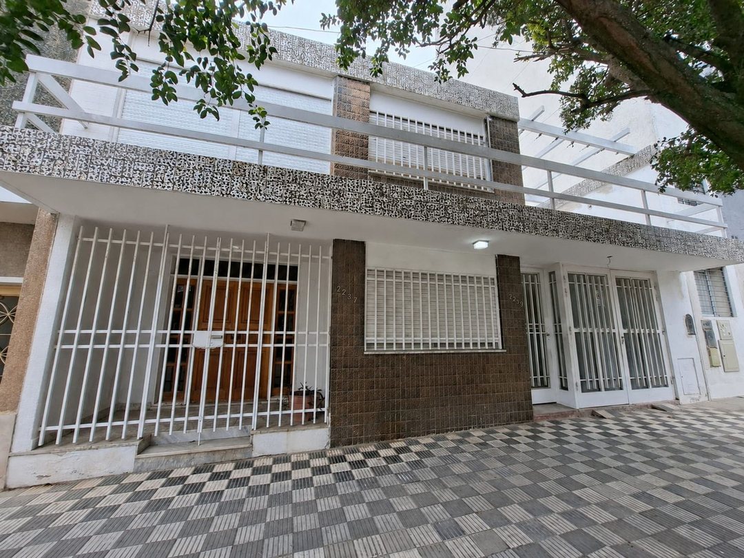 VENTA CASA 3 DORMITORIOS APTO CREDITO ALTA CORDOBA
