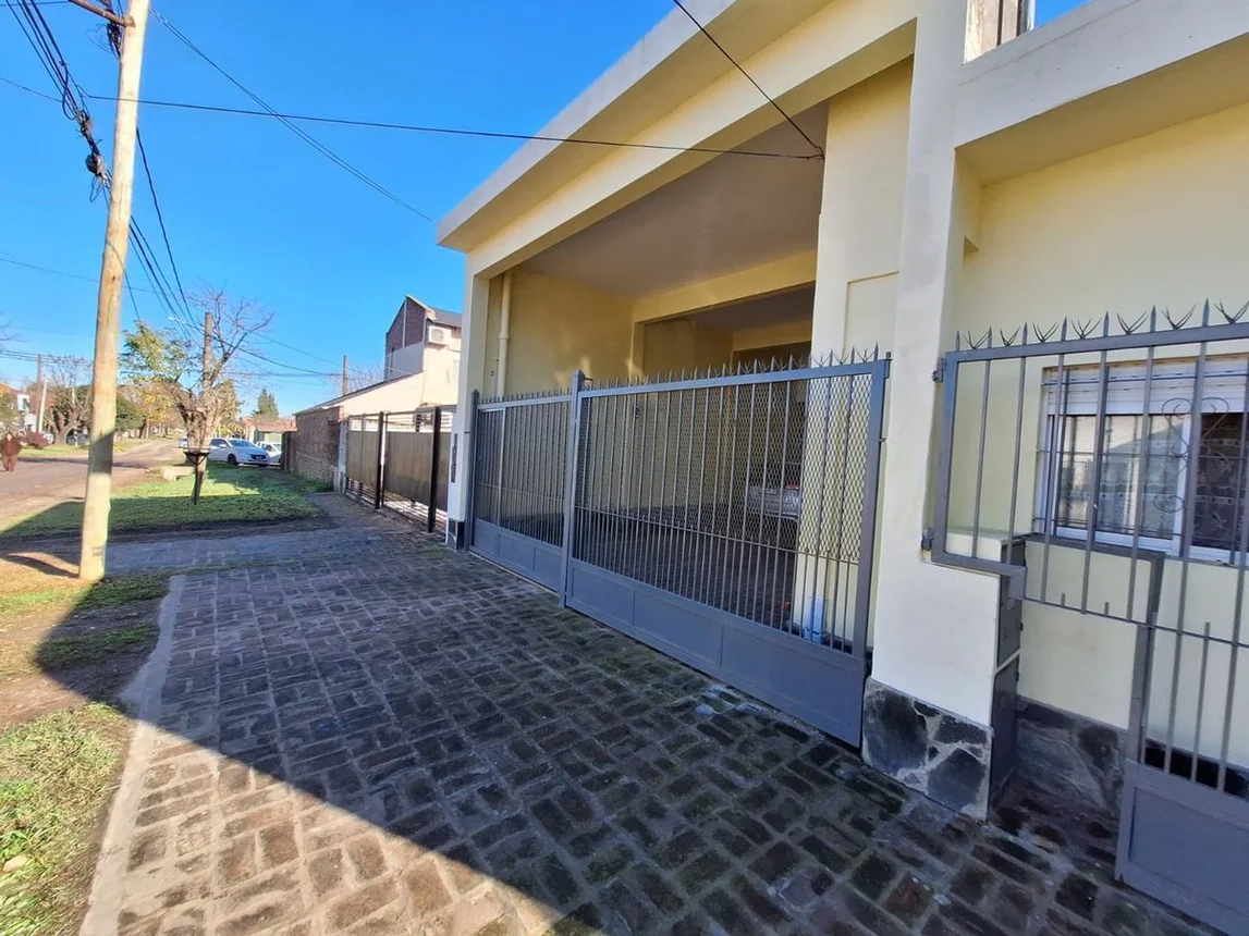 Casa 4 amb y depto 2 amb venta cocheras burzaco, foto 3