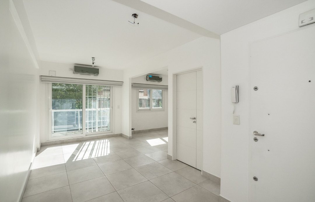 VENTA MONOAMBIENTE CON BALCON CABALLITO