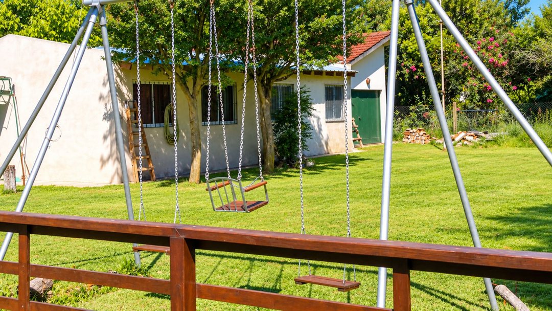 VENTA CASA EN CAÑUELAS AMPLIO PARQUE Y PILETA