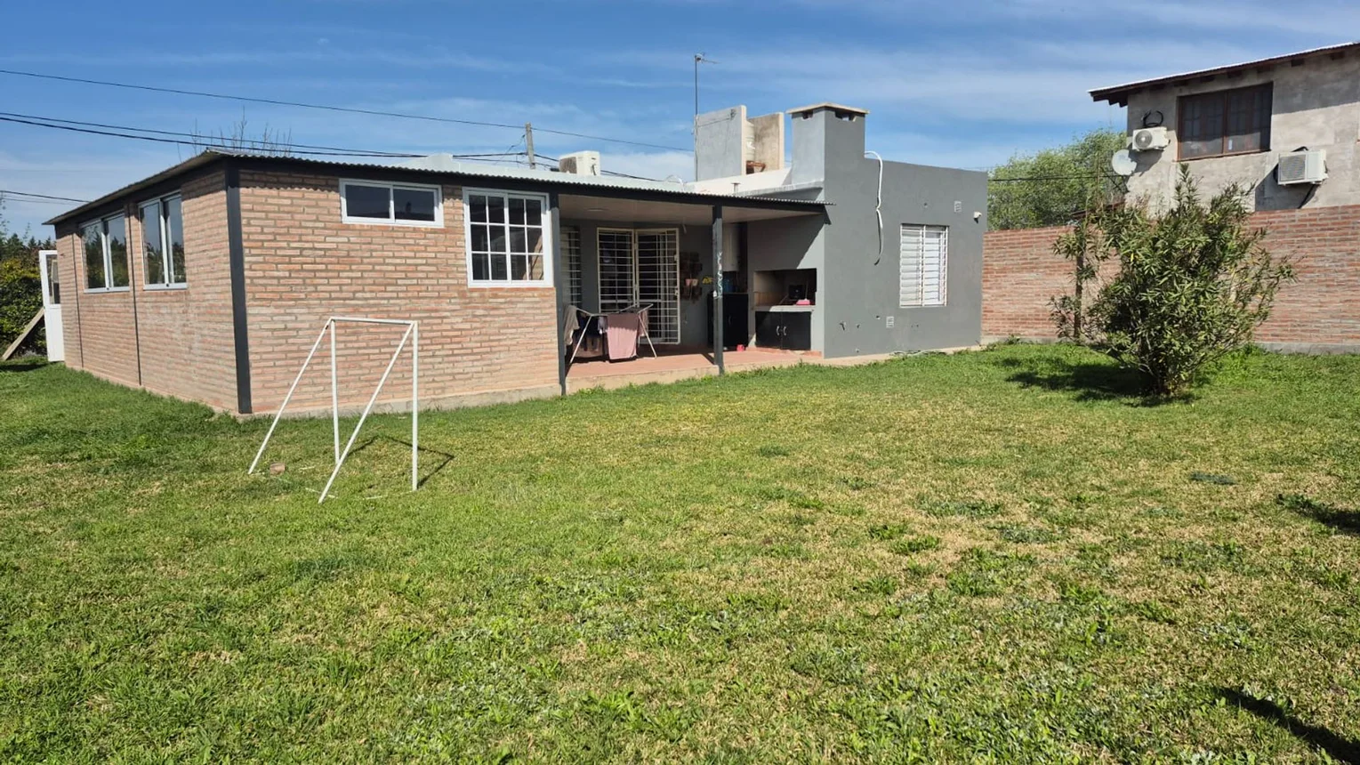 Casa de 4 ambientes en venta en Funes, Francisco Contanino 200