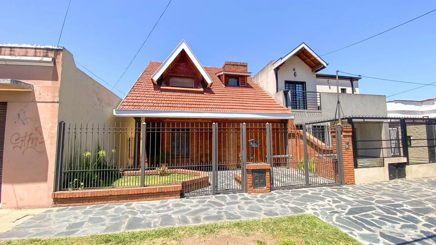 Casa en venta en Burzaco, Joaquín V. González 1100