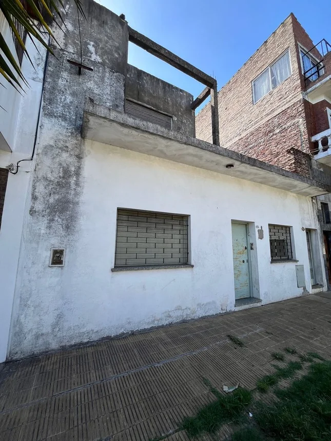 Casa de 6 ambientes en venta en Martín Coronado, Carlos Echagüe 1800