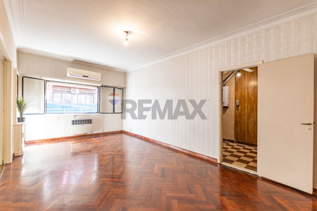 VENTA DEPTO 3 DORM Y DEPENDENCIA FLORES /CABALLITO