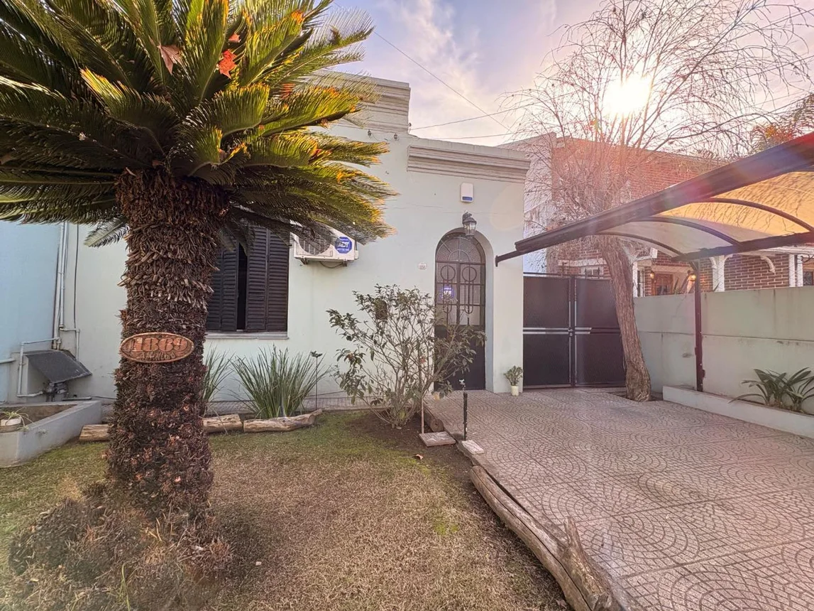 Casa en venta en Adrogué, foto 3
