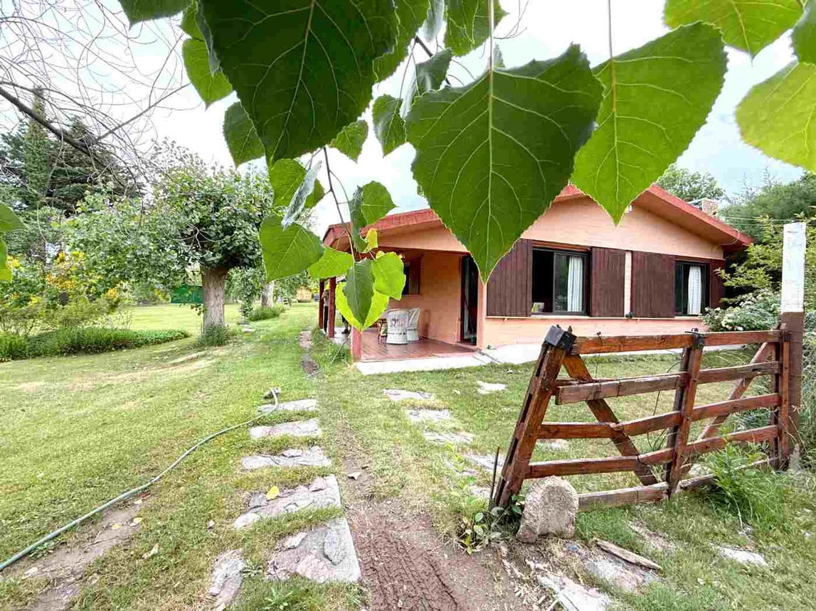 Casa en venta con amplio jardín en potrerillos, foto 3