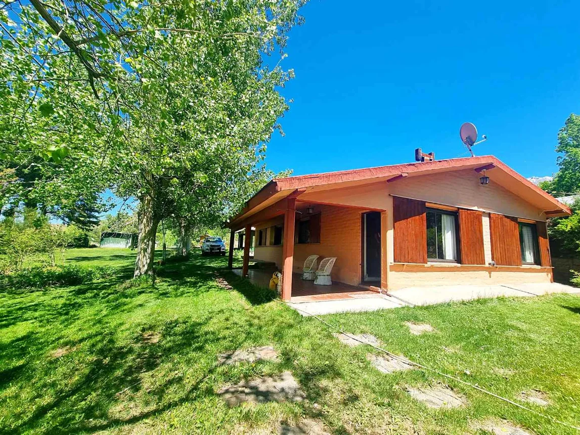 Casa en venta con amplio jardín en potrerillos, foto 2