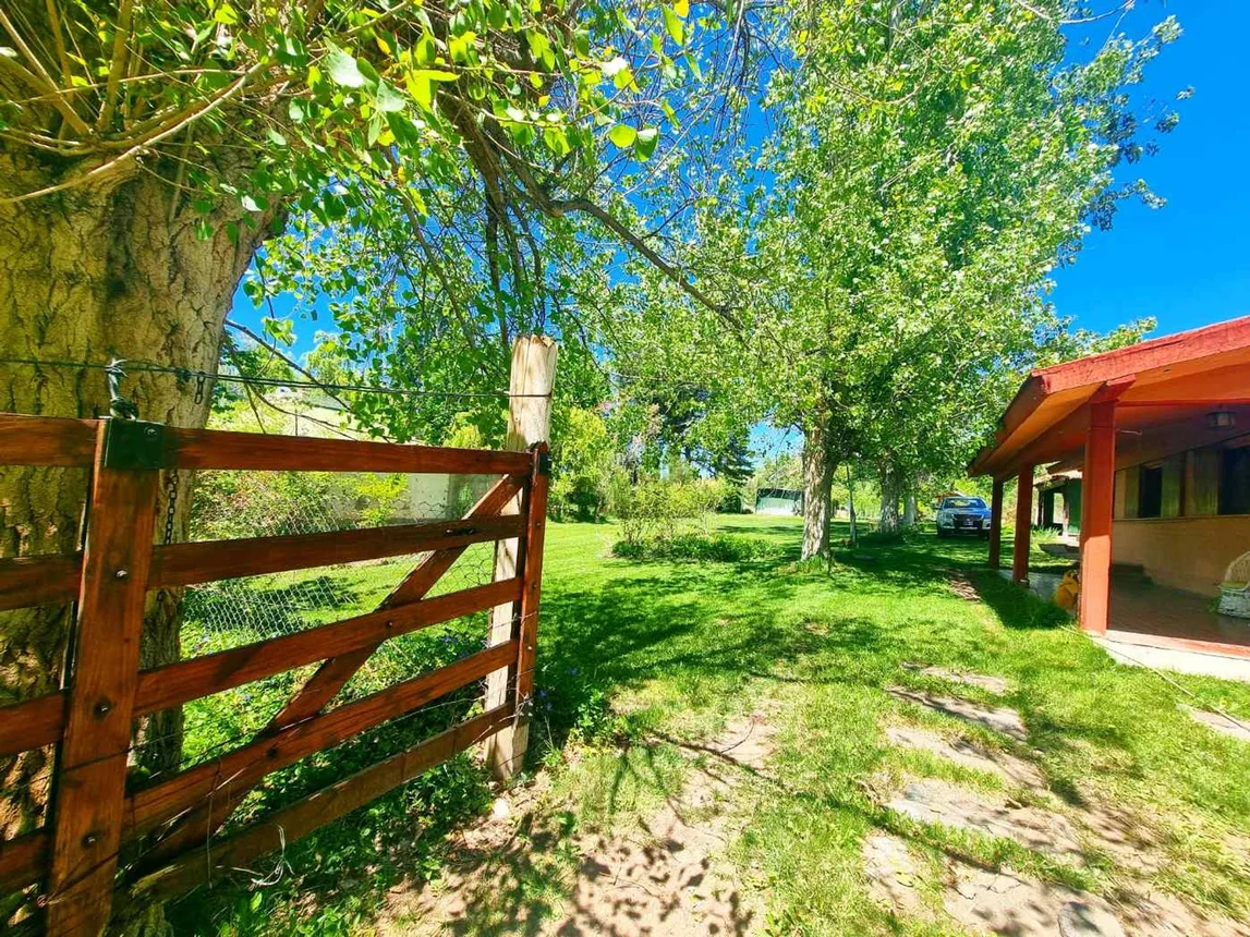 Casa en venta con amplio jardín en potrerillos, foto 4