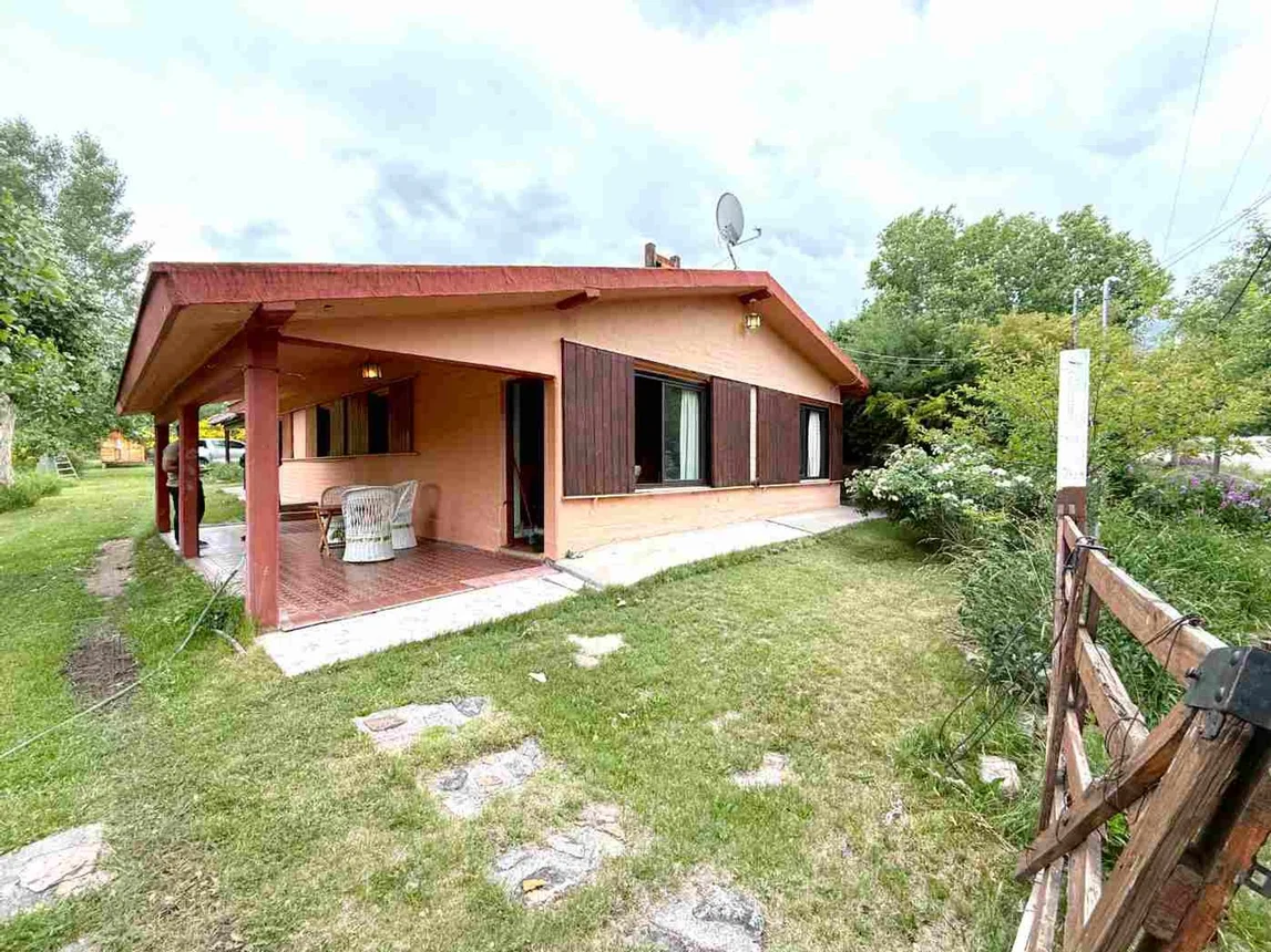 Casa en venta con amplio jardín en potrerillos, foto 1