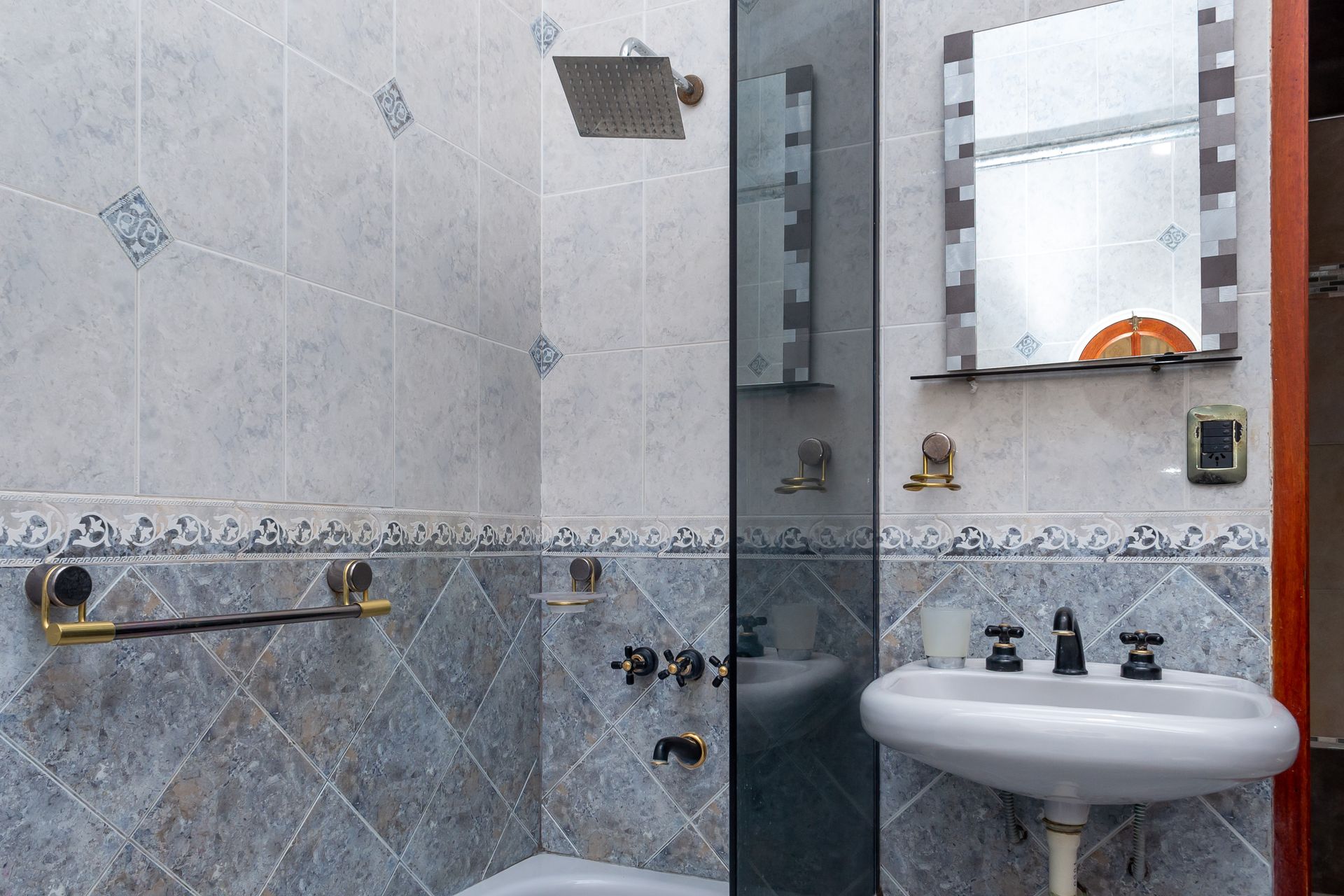 CASA EN VENTA VILLA REBECA CON DEPTO ZONA SUR - foto 16